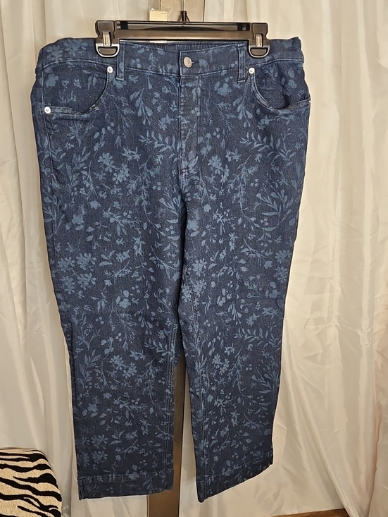 d&co Denim - Women's Floral Print Cropped Jeans - Blue 16